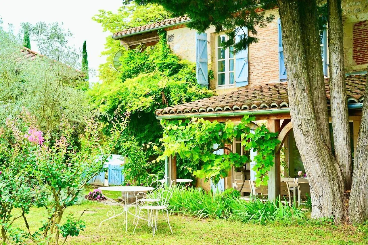 Le Relais Des Anges Bed & Breakfast Mercues 0*,