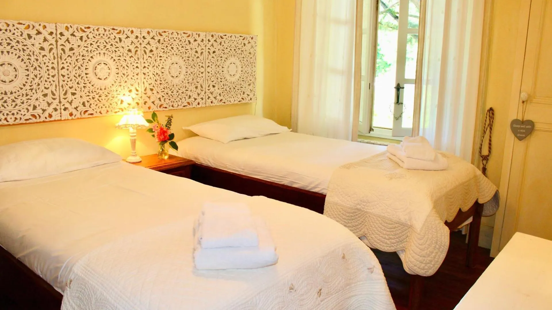 Le Relais Des Anges Bed & Breakfast Mercues