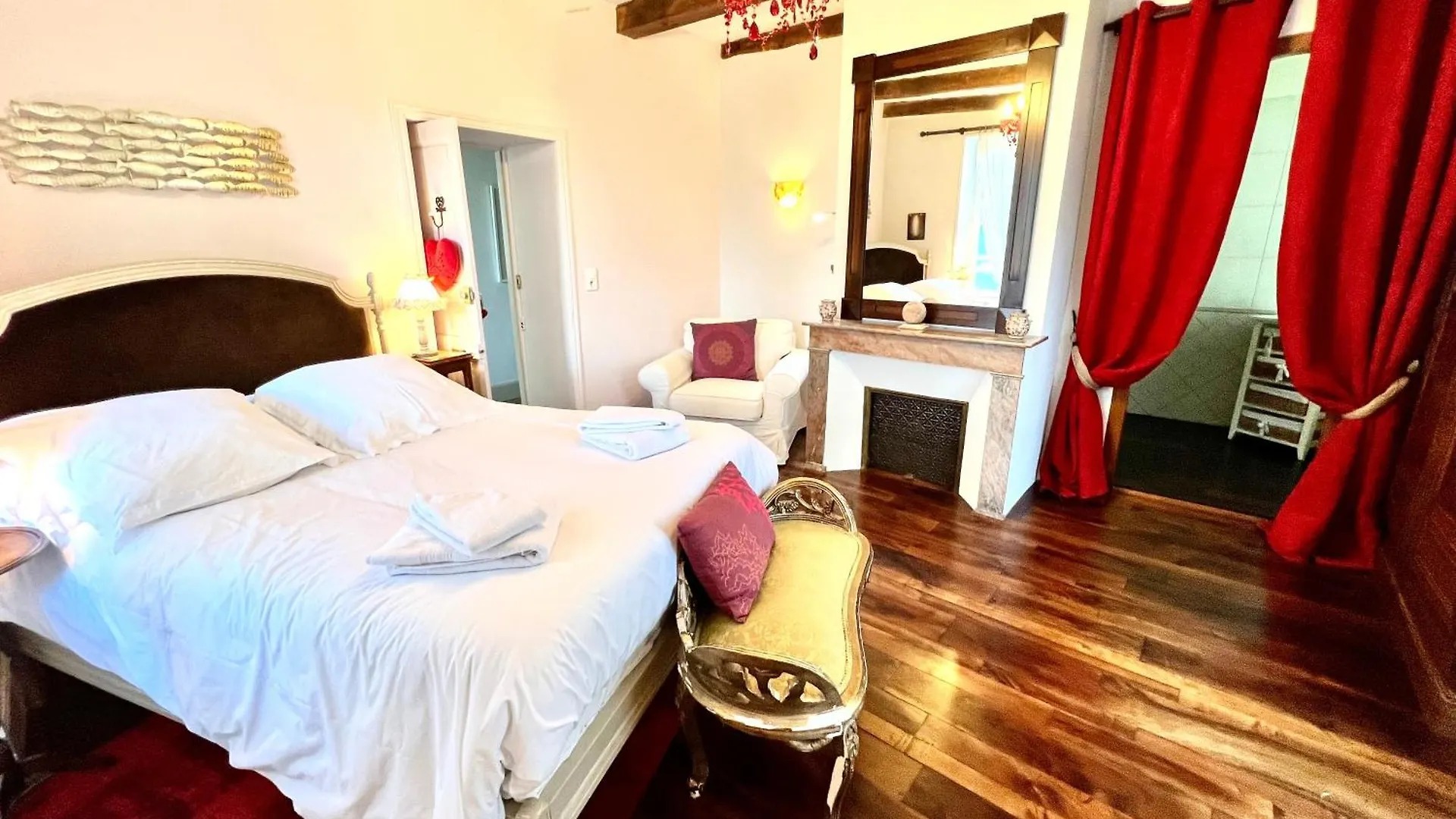 Le Relais Des Anges Bed & Breakfast Mercues 0*,