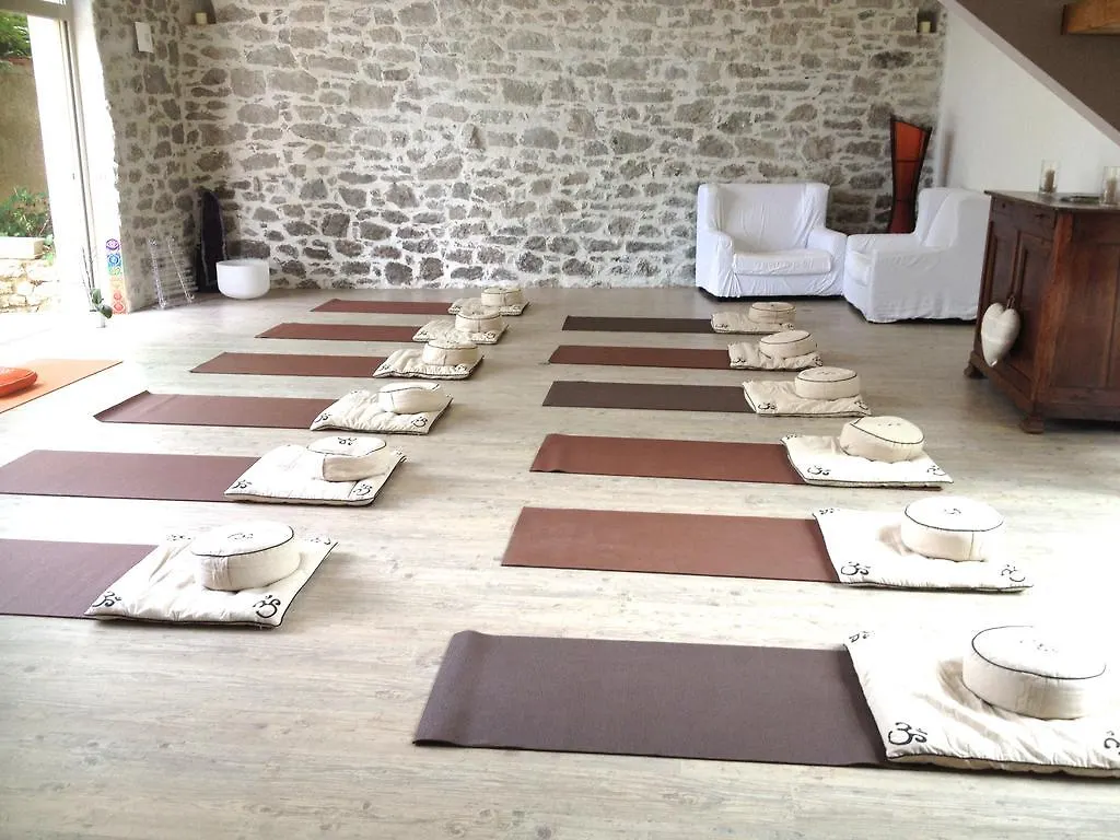 Le Relais Des Anges Bed & Breakfast Mercues