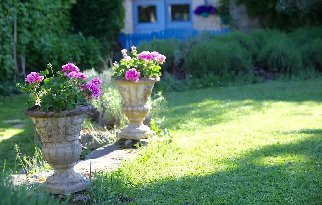 Le Relais Des Anges Bed & Breakfast Mercues